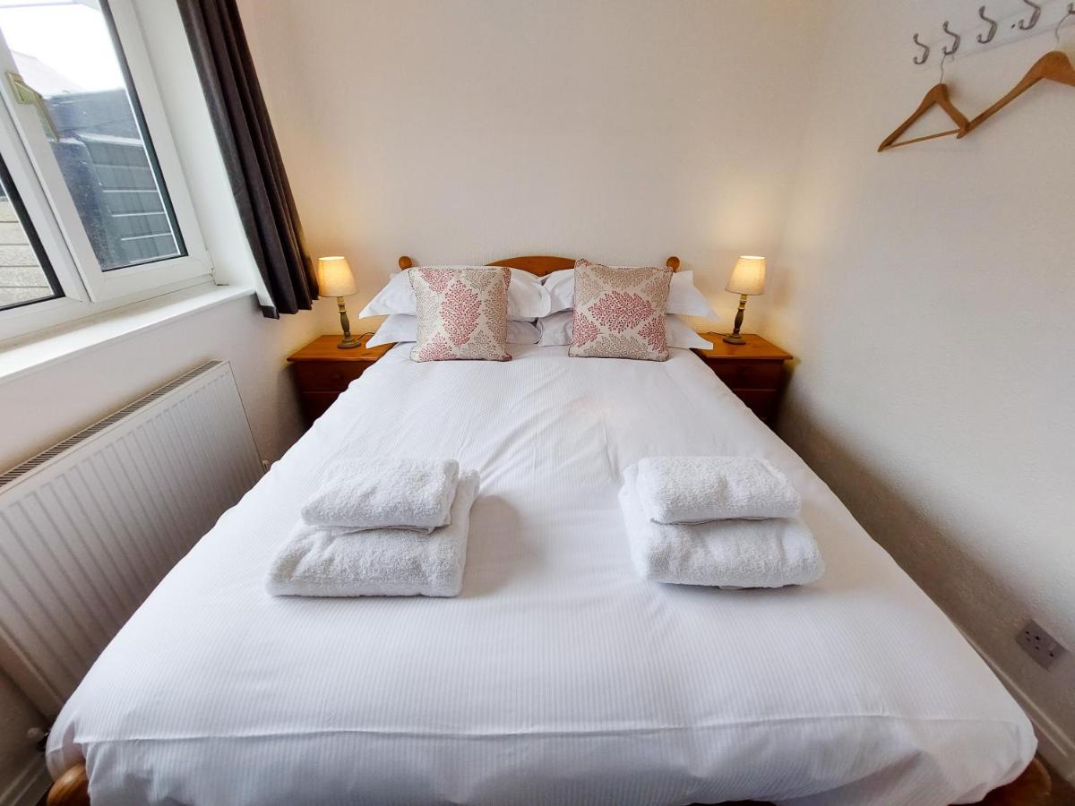 Spring Gardens Holiday Bungalow Cayton Ngoại thất bức ảnh
